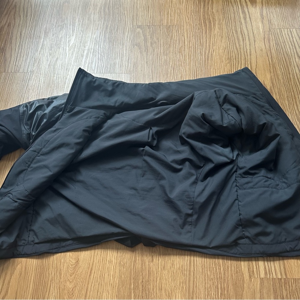 Lululemon jacket - Picture 6 of 7